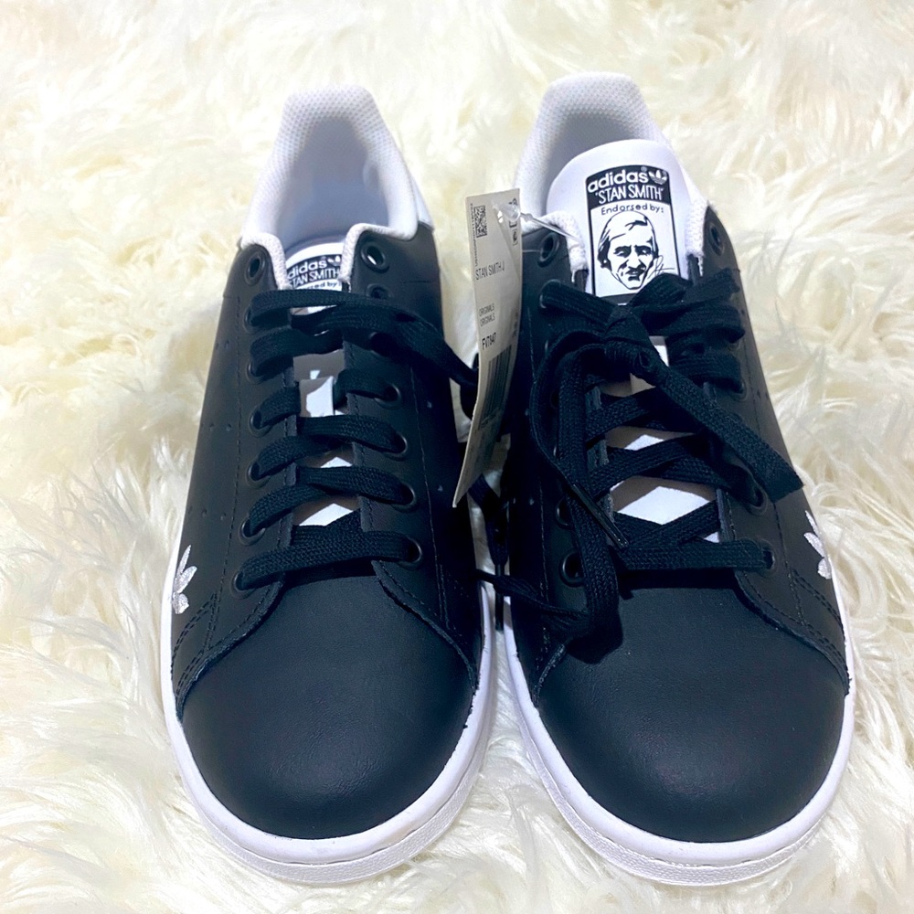 Black & White Stan Smith Adidas